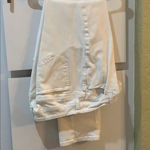 White Chico’s jeans size 2.5
